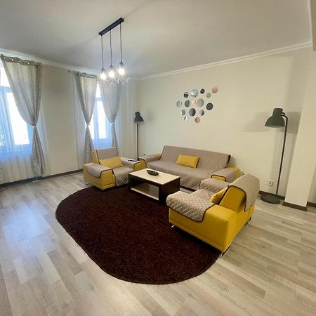 Enjoy Apartments - Spacious Retreat In Our Villa Cluj-Napoca Exterior photo
