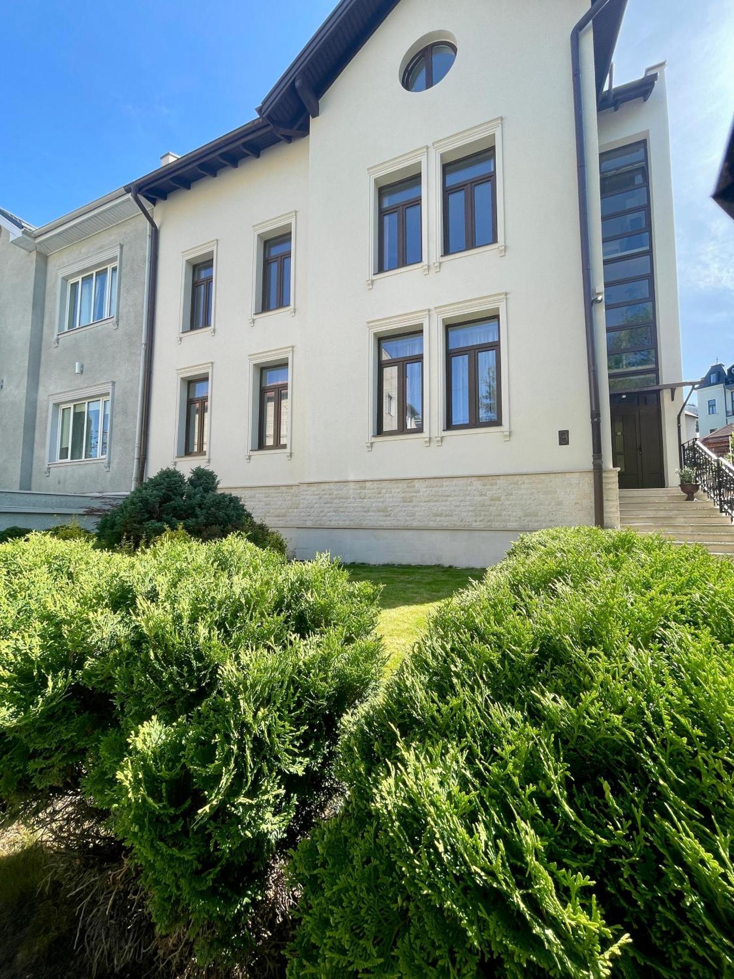 Enjoy Apartments - Spacious Retreat In Our Villa Cluj-Napoca Exterior photo